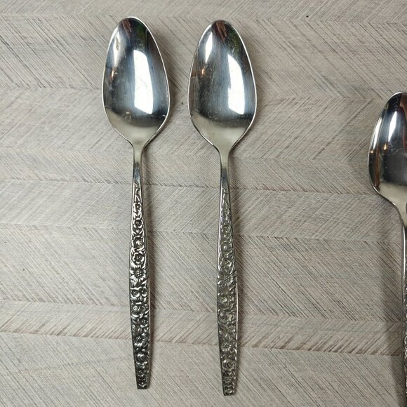 Vintage Rogers Dubonnet Flatware Lot of 31 pcs Floral Design Forks Knives Spoons - Picture 2 of 9